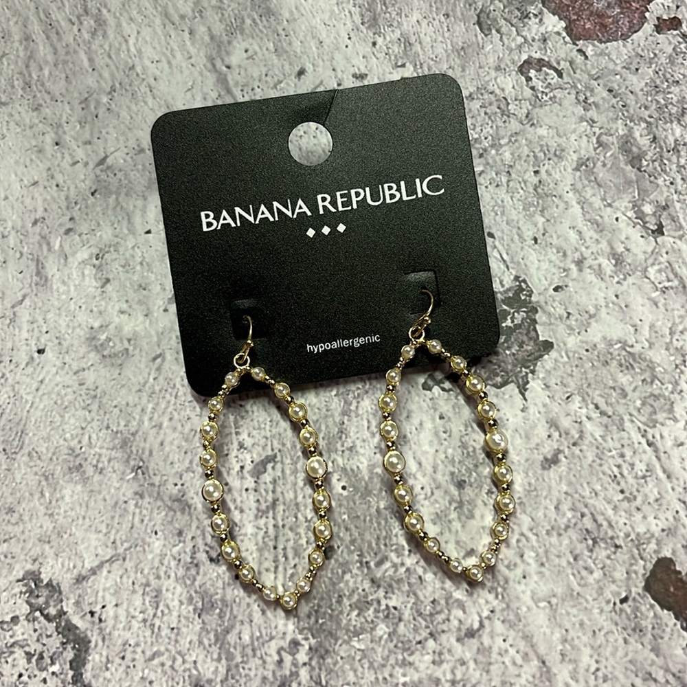 NWT Banana Republic Factory Pearl Detail Gold Oval Hoop Dangle Earring